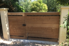 rt_menuiseries-bois-portails-coulissants-et-battants-401